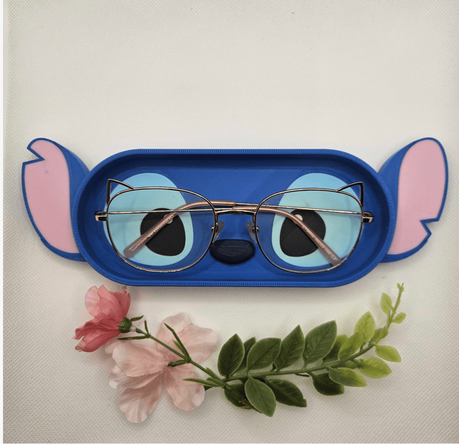 colorful glasses holders
